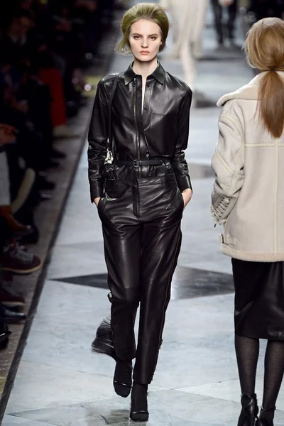 Look 39